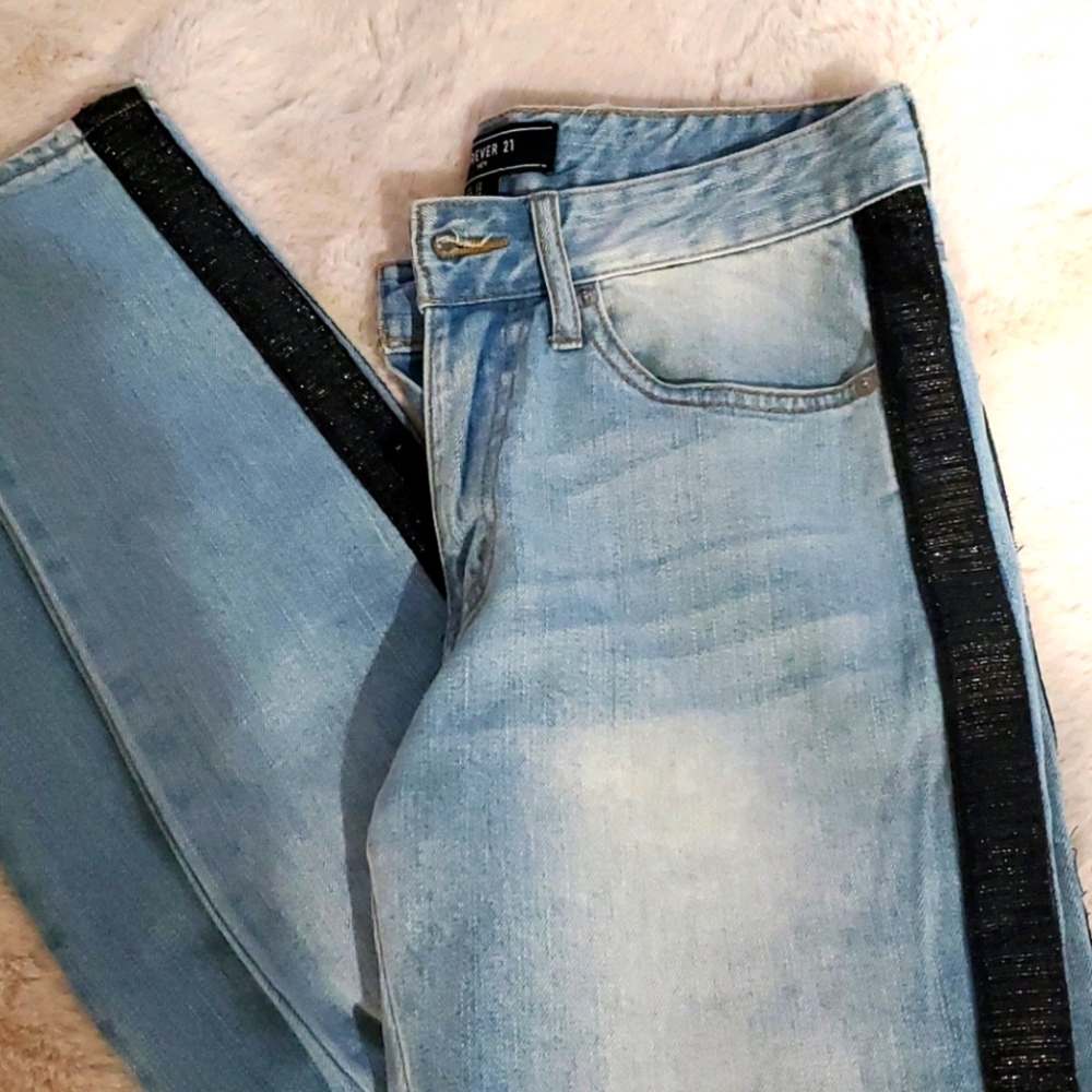 ❤ Mens Forever 21 ripped jeans with trim